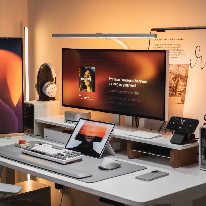 Desk Setup For Laptop And Monitor - Soporte elevador de Monitor moderno, estante